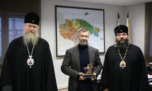 В Москве состоялась рабочая встреча управляющего Северным, Северо-Восточным и Юго-Восточным викариатствами Первопрестольного города и правящего архиерея Анадырской и Чукотской епархии с губернатором Чукотского края