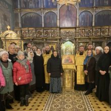 Прихожане храма Живоначальной Троицы в Останкино передали общине сестер милосердия во имя преподобной Ефросинии Московской икону Божией Матери «Избавление от бед страждущих»