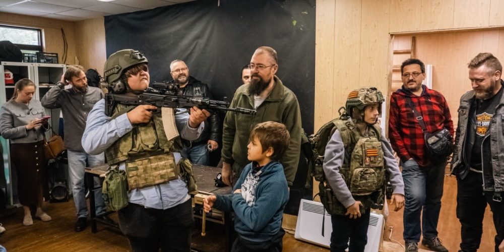 Представители «Мотобратии во Христе» встретились с детьми при храме Иверской иконы Божией в Бабушкине