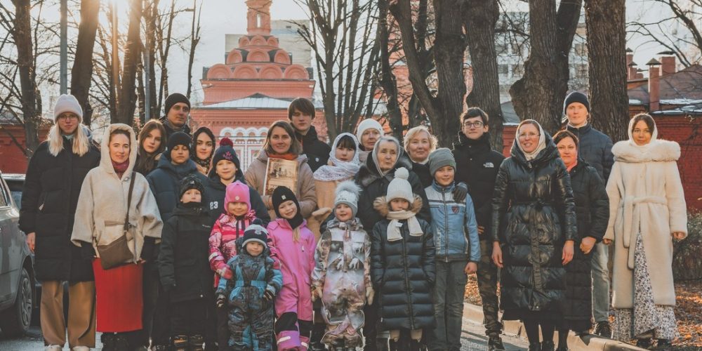 В воскресной школе храма Живоначальной Троицы при бывшем приюте Бахрушиных состоялся киноурок с экскурсией по территории бывшего Бахрушинского приюта