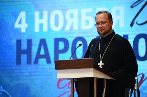 Клирик Тихвинского храма принял участие в праздновании Дня народного единства в Академии ГПС МЧС России