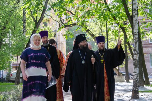 Архиепископ Егорьевский Матфей возглавил престольный праздник в храме свв. равноапостольных Мефодия и Кирилла в Ростокине