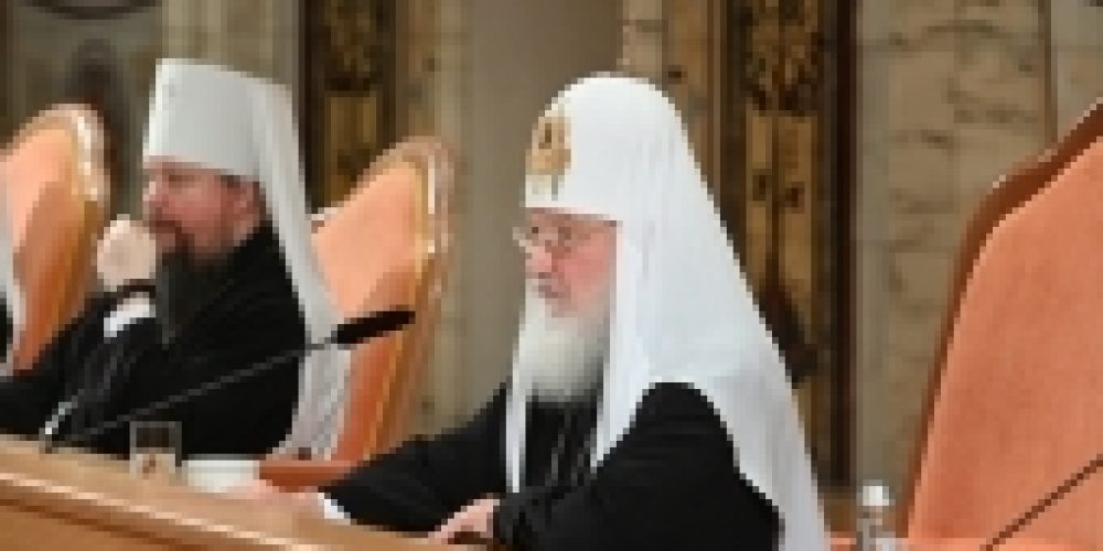 Святейший Патриарх Кирилл: Перевод всего богослужения на современный русский язык не принесет пользы