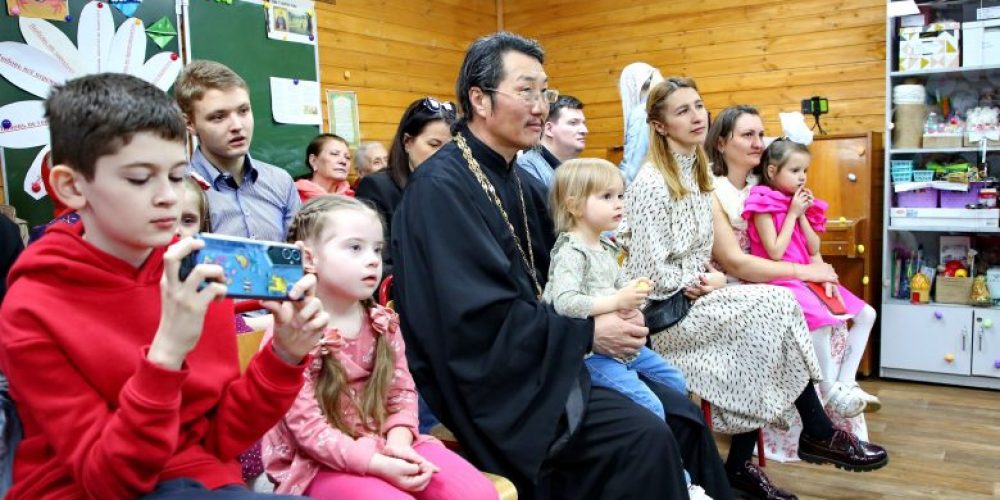 Пасхальный концерт в Воскресной школе «Ихтис» при храме блаженной Ксении Петербургской в Останкино