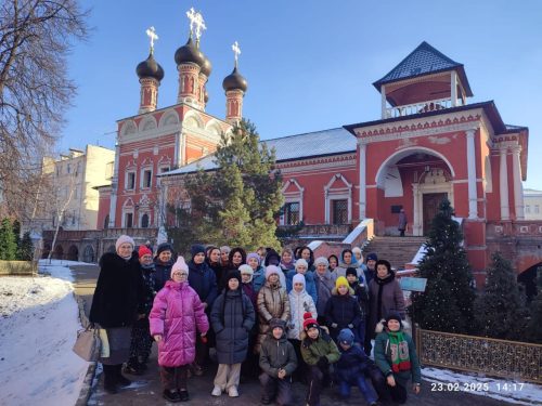 Учащиеся воскресной школы храма Владимирской иконы Божией Матери в Виноградове совершили паломничество в Высоко-Петровский монастырь