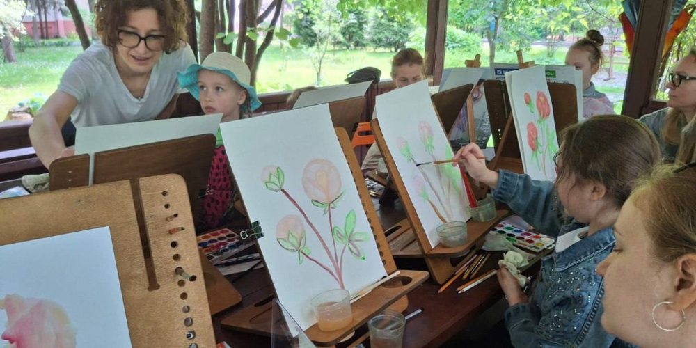 Учебный год закончился, а встречи в воскресной школе при храме Живоначальной Троицы в Останкине продолжаются