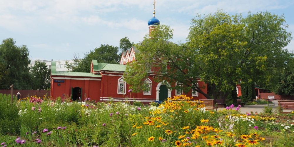 Приход храма преподобного Сергия Радонежского в Бибиреве отметил двойной престольный праздник