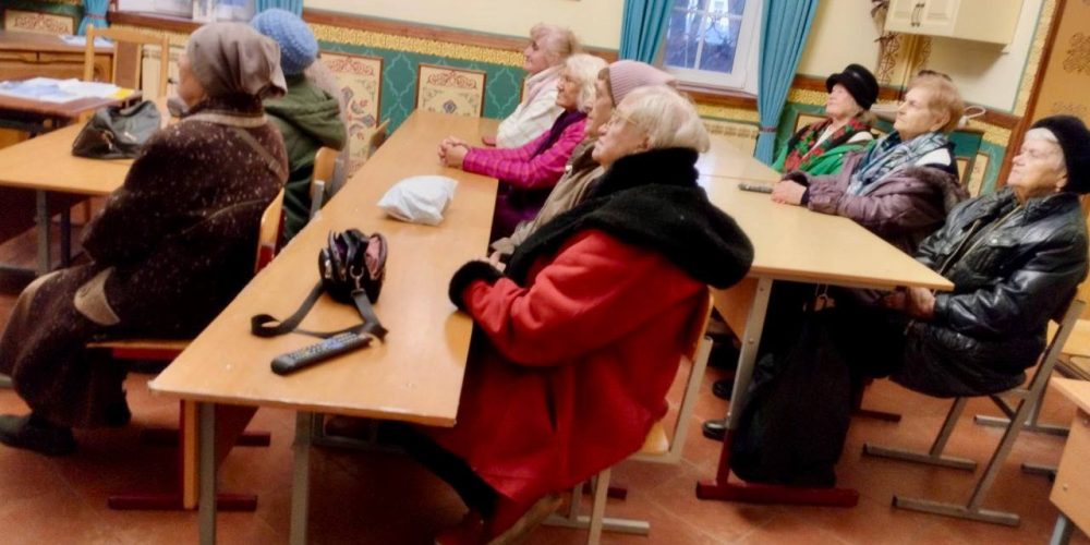 В рамках программы «Московское долголетие» при храме святых мучеников Адриана и Наталии в Бабушкине прошла очередная встреча членов Киноклуба