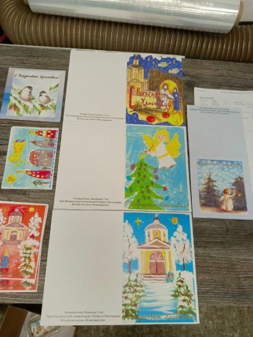 В храме Владимирской иконы Божией Матери в Виноградове среди учеников воскресной школы «Виноградинка» был проведен конкурс Рождественского рисунка
