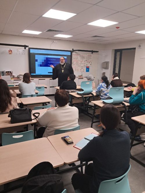 Клирики храма преподобного Сергия Радонежского в Бибиреве приняли участие в родительских собраниях по выбору модуля ОРКСЭ в школах – №1412 и №953