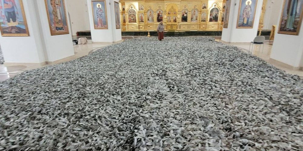 Храм Успения Пресвятой Богородицы в Останкине отправил на Донбасс первую партию изготовленных маскировочных сетей