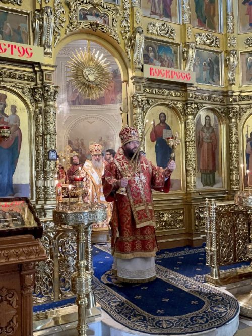 В праздник великомученицы Ирины и преподобного Иакова Железноборовского Архиепископ Егорьевский Матфей сослужил в Представительстве Православной Церкви Казахстана в Москве