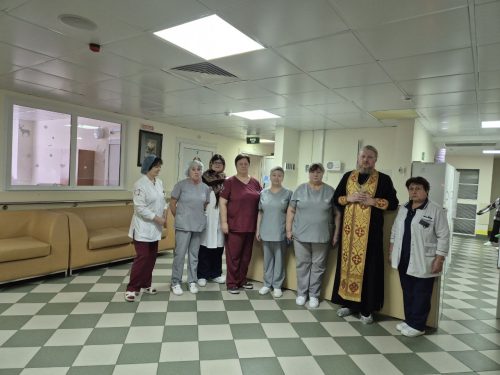 Настоятель храма Торжества Православия, руководитель направления госпитального служения Синодального отдела по благотворительности протоиерей Сергий Кляев посетил детскую городскую клиническую больницу № 9 им. Г.Н. Сперанского