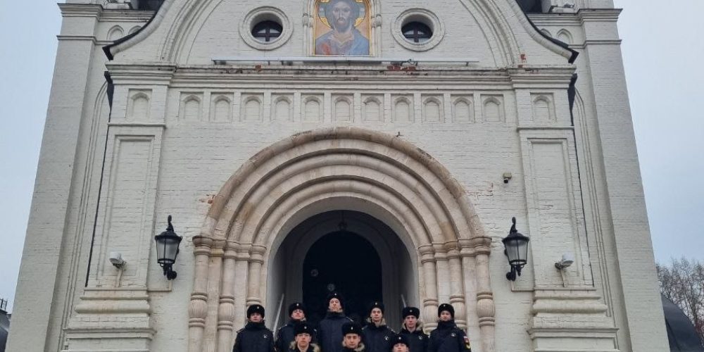 Нахимовцы побывали в гостях в храме преподобного Серафима Саровского в Раеве