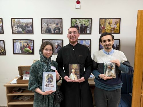 В храме святых равноапостольных Мефодия и Кирилла в Ростокине прошла миссионерская акция «От Вифлеема к Иордану», в которой приняли участие клирики, сотрудники и прихожане храма