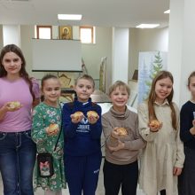 В день памяти сорока Севастийских мучеников в храме святых равноапостольных Мефодия и Кирилла в Ростокине прошел творческий мастер-класс для юных прихожан