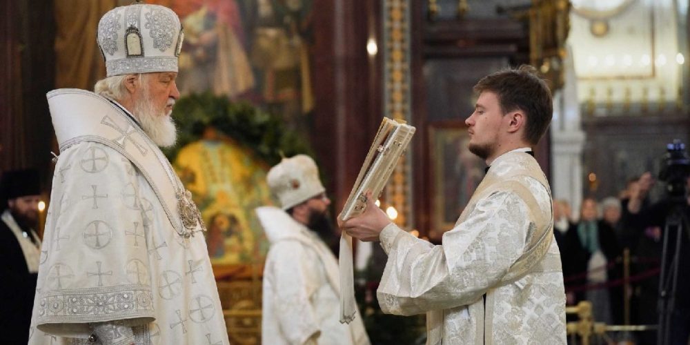 В Рождественский сочельник архиепископ Егорьевский Матфей сослужил Святейшему Патриарху Кириллу в Храме Христа Спасителя