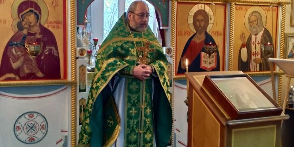 Клирик храма святых мучеников Адриана и Наталии в Бабушкине совершил Литургию в домовом храме Института славянской культуры