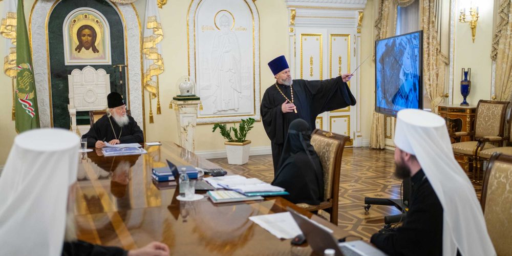 Святейший Патриарх Кирилл провел совещания с настоятелями строящихся храмов Москвы