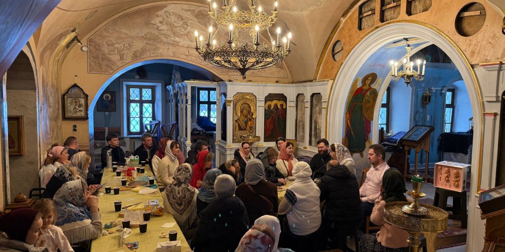 В храме Ризоположения в Леонове прошла встреча, посвященная защите жизни и семейным ценностям