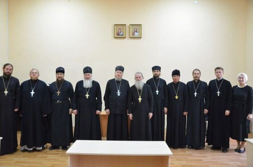 Настоятель храма Торжества Православия в Алтуфьево протоиерей Сергий Кляев провел встречу с госпитальным духовенством Симферополя, Ялты и Бахчисарая