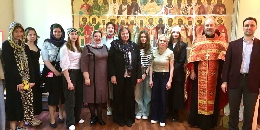 Клирик храма святых мучеников Адриана и Наталии в Бабушкине совершил молебен в домовом храме института Славянской Культуры