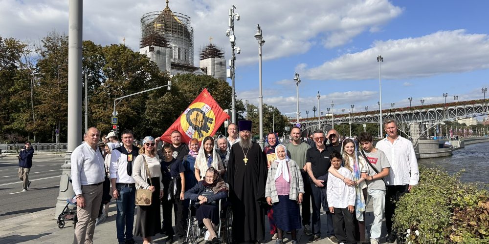 Клирики и прихожане храмов Северо-Восточного викариатства приняли участие в Общемосковском Крестном ходе