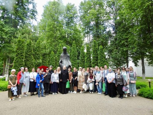 Прихожане храма святых мучеников Адриана и Наталии в Бабушкине совершили паломничество в Звенигород