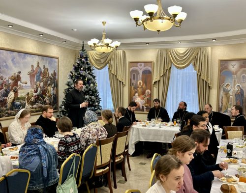 Православная молодежь Северо-Восточного викариатства поздравила митрополита Арсения с Рождеством Христовым