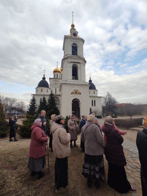 Прихожане храма иконы Божией Матери «Неопалимая Купина» в Отрадном совершили паломничество к святыням Дмитровской земли