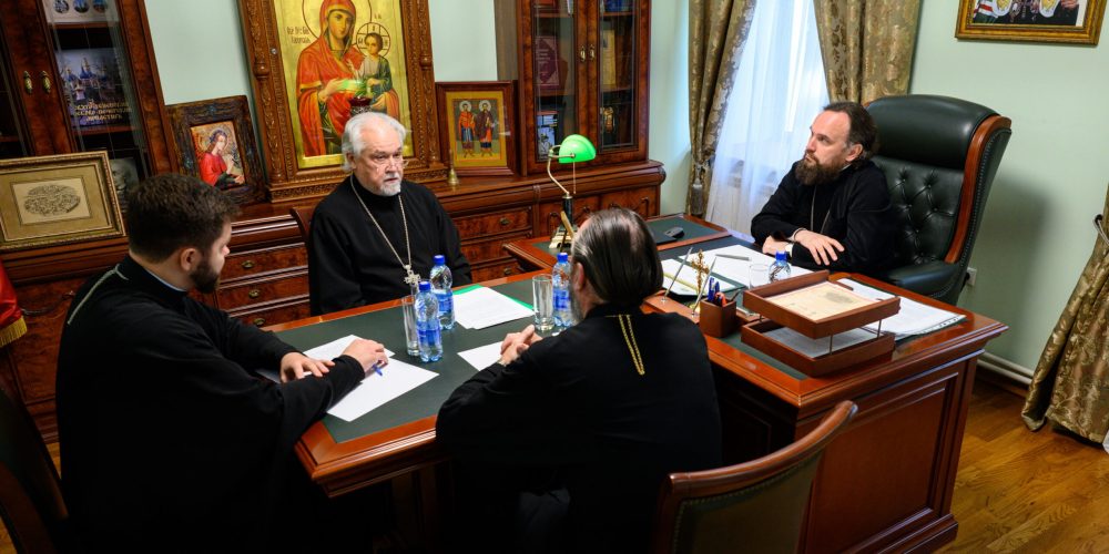 Митрополит Арсений провел рабочую встречу с благочинными викариатства