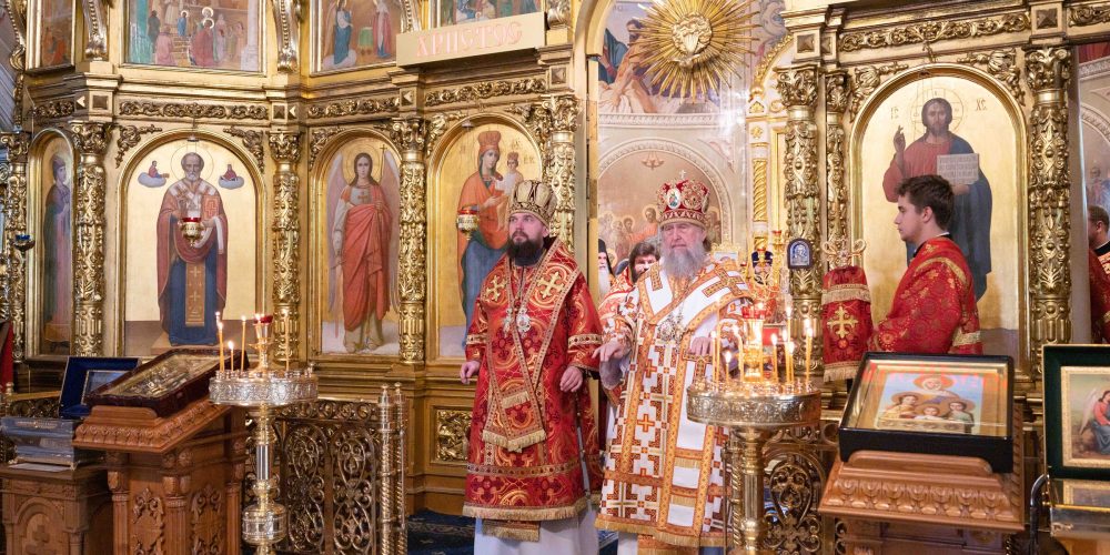 В Неделю 5-ю по Пасхе митрополит Арсений сослужил за Божественной литургией в храме святых мучениц Веры, Надежды, Любови и матери их Софии на Миусском кладбище