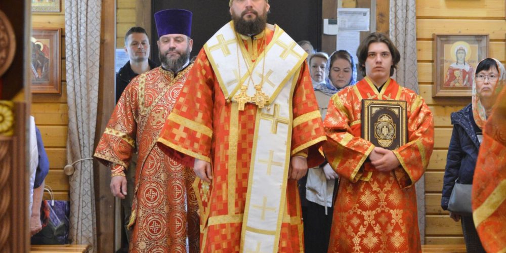 Митрополит Арсений совершил Божественную литургию в храме священномученика Илариона, архиепископа Верейского, в поселке Северный