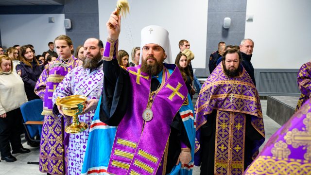 Митрополит Арсений освятил новое здание ОМВД по Лосиноостровскому району