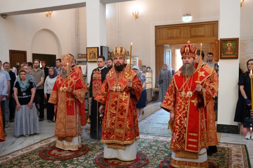 Митрополит Арсений возглавил всенощное бдение в храме святых равноапостольных Мефодия и Кирилла в Ростокине