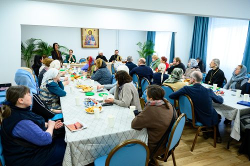 В храме Успения Пресвятой Богородицы в Останкине состоялась встреча для социальных работников викариатства на тему: «Государственная поддержка для беременных и семей с детьми. То, о чем люди не знают»