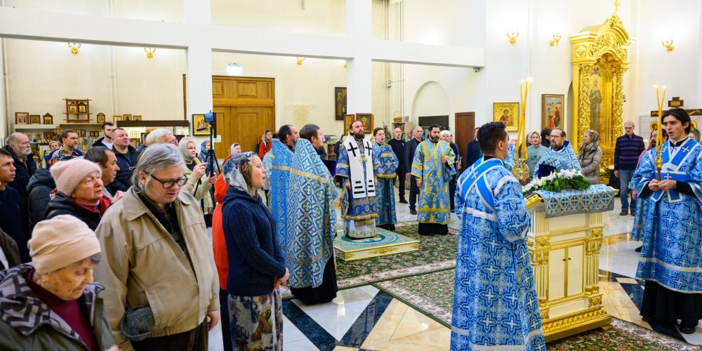 Митрополит Арсений совершил Божественную Литургию в храме святых равноапостольных Мефодия и Кирилла в Ростокине