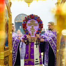 Накануне Недели 3-й Великого поста митрополит Арсений возглавил всенощное бдение с чином выноса Креста Господня в храме Успения Пресвятой Богородицы в Останкине