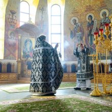 В среду четвертой седмицы Великого поста митрополит Арсений совершил Литургию Преждеосвященных Даров в храме Успения Пресвятой Богородицы в Останкине