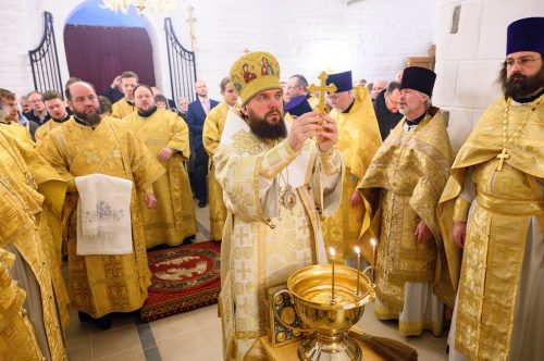 Чин малого освящения нижнего храма во имя святителя Тихона, Патриарха Московского и всея России, совершил митрополит Арсений