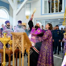 Митрополит Арсений совершил чин освящения нового иконостаса и росписи в храме великомученика Георгия Победоносца при Академии ГПС МЧС России