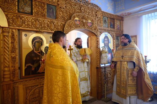 Митрополит Арсений совершил Литургию в домовом храме во имя преподобномученицы великой княгини Елисаветы при ГБУ «НПРЦ» в Алтуфьево