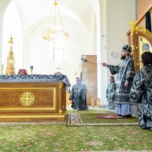 В среду пятой седмицы Великого поста митрополит Арсений совершил Литургию Преждеосвященных Даров в храме Успения Пресвятой Богородицы в Останкине