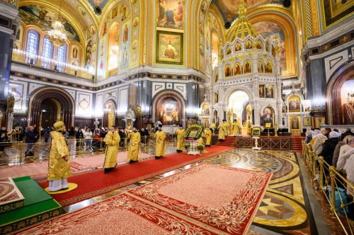 В день памяти святителя Николая Чудотворца митрополит Арсений совершил Божественную литургию в Кафедральном соборном Храме Христа Спасителя