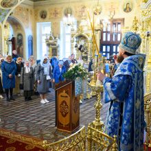 В праздник Похвалы Пресвятой Богородицы митрополит Арсений совершил Божественную литургию в храме Иконы Божией Матери «Нечаянная Радость» в Марьиной Роще
