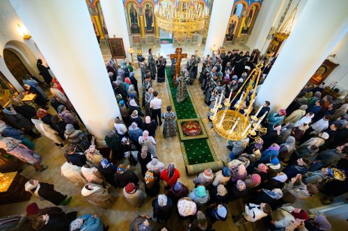 Митрополит Арсений совершил Пассию с участием молодежи Северо-Восточного викариатства