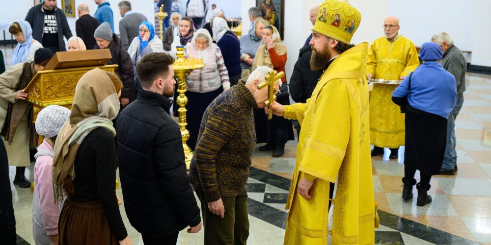 Митрополит Арсений совершил Божественную литургию в храме Успения Пресвятой Богородицы в Останкине