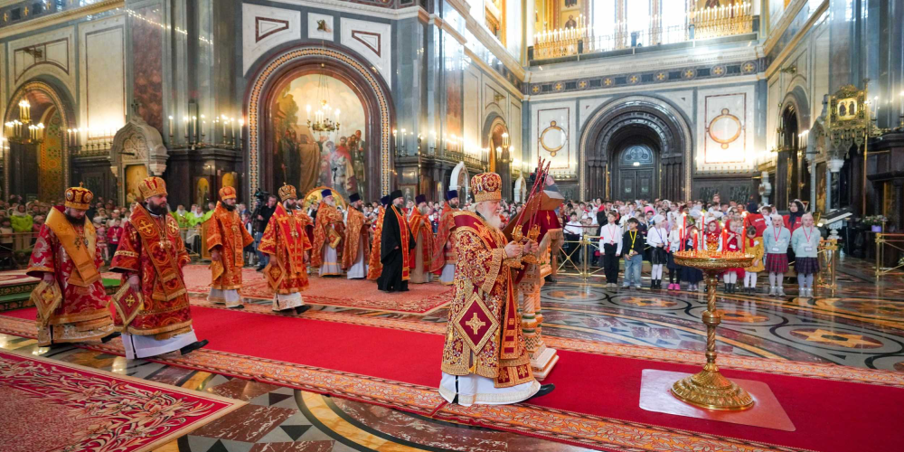В Неделю 2-ю по Пасхе митрополит Арсений сослужил Святейшему Патриарху Кириллу за Литургией в Храме Христа Спасителя