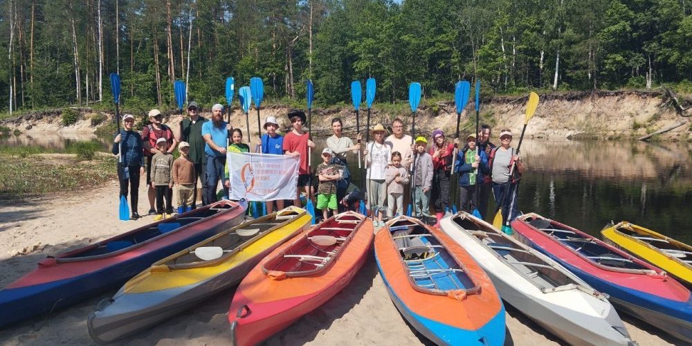Сплав на байдарках совершили прихожане храма равноапостольной княгини Ольги в Останкино