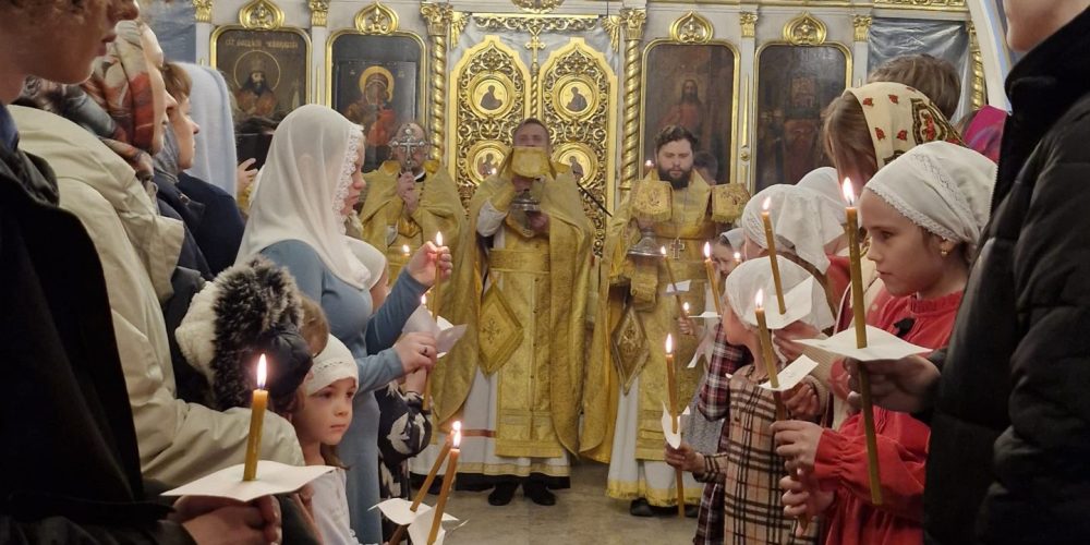 Детская Литургия в храме Положение Ризы Пресвятой Богородицы во Влахерне, что в Леонове